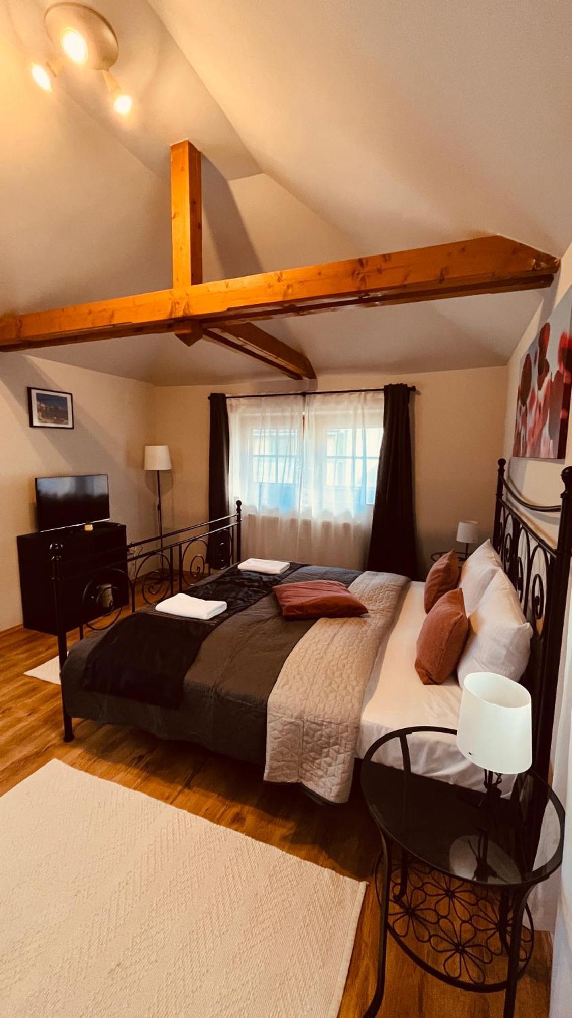 Strigonia Apartman Эстергом Экстерьер фото